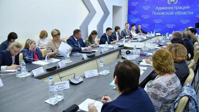 Заседание в Пскове по вопросам работы органов опеки и попечительства