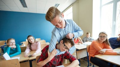 Минпросвещения РФ подготовило рекомендации для помощи в работе с агрессивными подростками