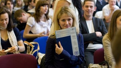 94% выпускников вузов планируют строить карьеру в России