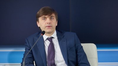 Министр просвещения РФ Серей Кравцов на пресс-конференции