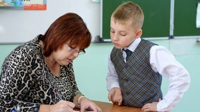 В Совете Федерации предложили увеличить долю должностных окладов в зарплатах педагогов