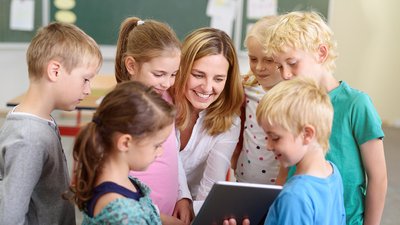 Российских учителей обеспечат планшетами под управлением отечественной ОС «Аврора» 