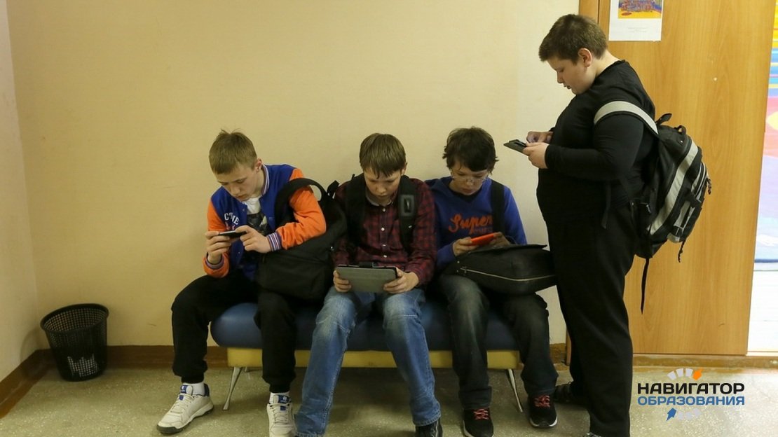 Необычный способ отвлечь детей от интернета от министра просвещения РФ