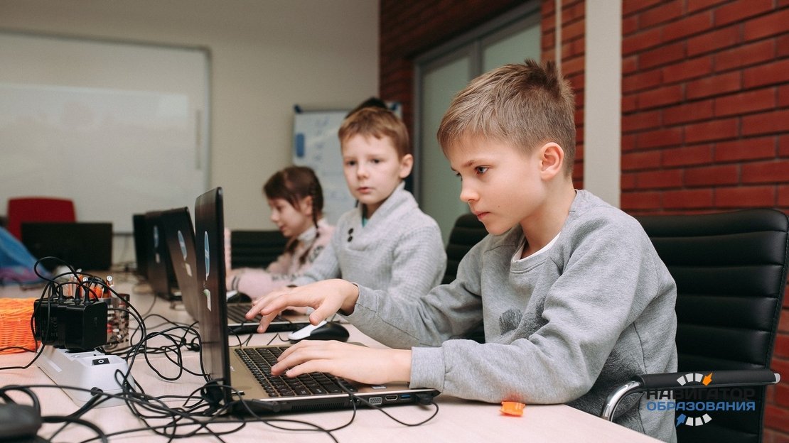 В школах РФ намерены обучать программированию бесплатно