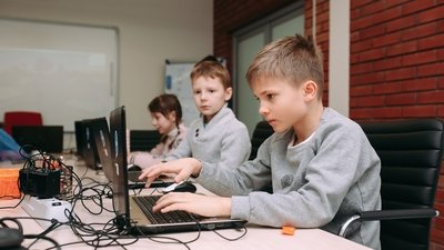 В школах РФ намерены обучать программированию бесплатно