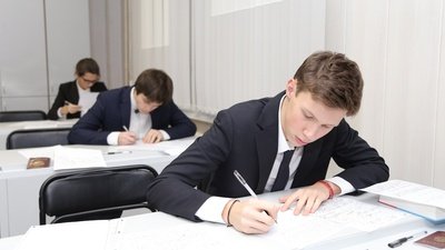 Ученики российской школы сдают ЕГЭ