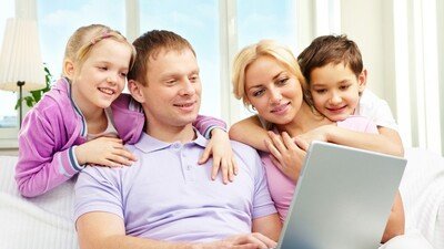 В РФ выпустили учебник по формированию «родительской компетентности у молодых семей»