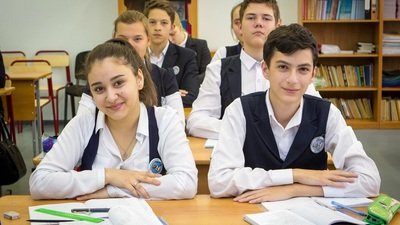 Урок в старших классах российской школы