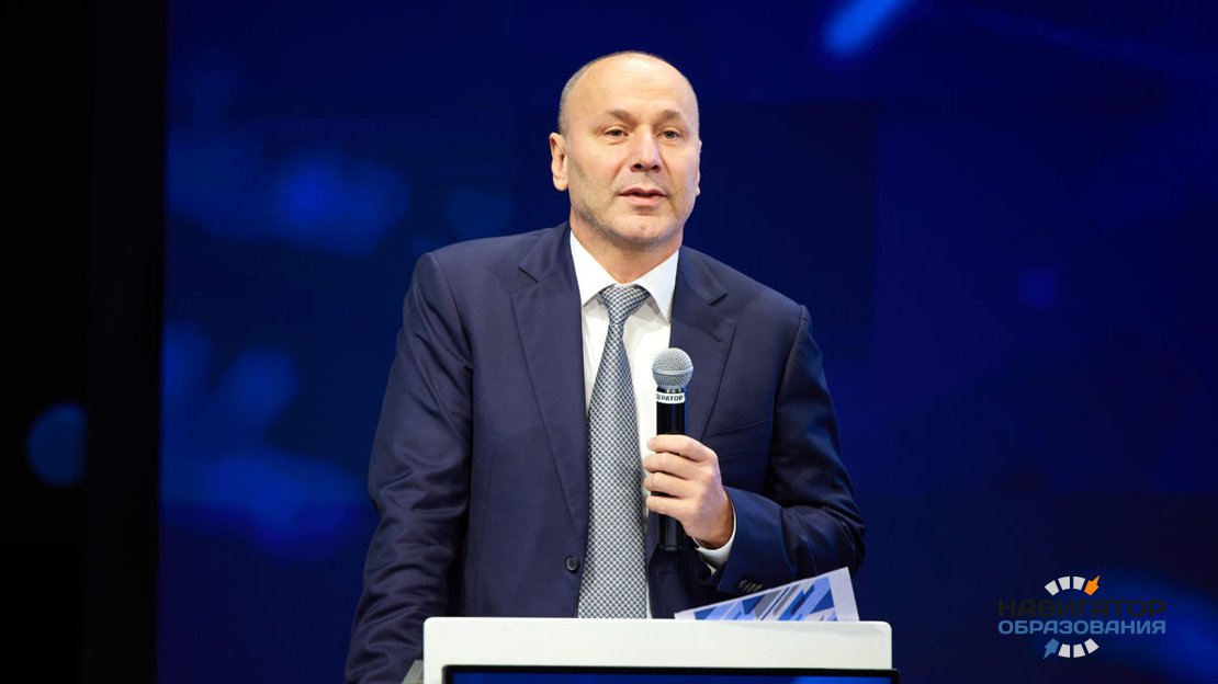 Руководитель Рособрнадзора Анзор Музаев