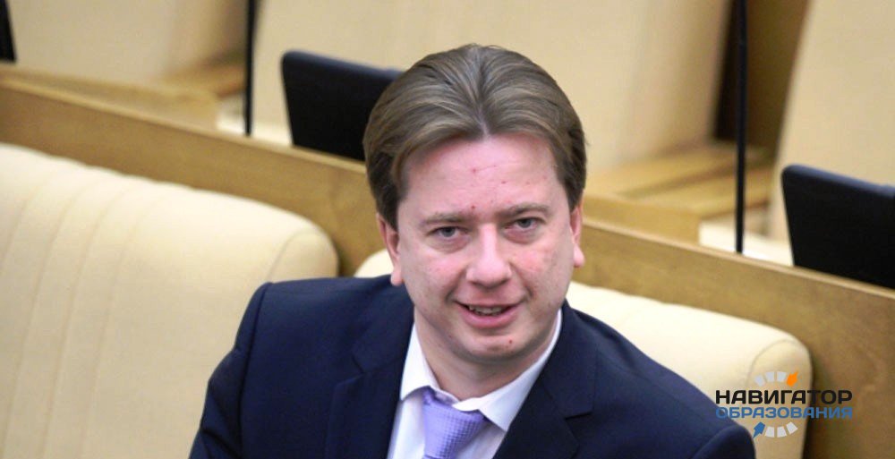В. Бурматов требует организовать общественную антикоррупционную экспертизу Единого госэкзамена