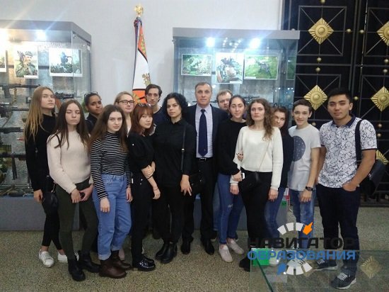 Студенты НИЕВ посетили музей Вооруженных Сил