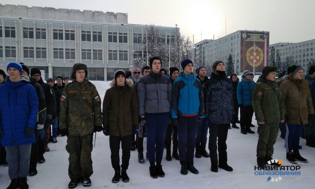 Военные сборы десятиклассников прошли в мотострелковой бригаде